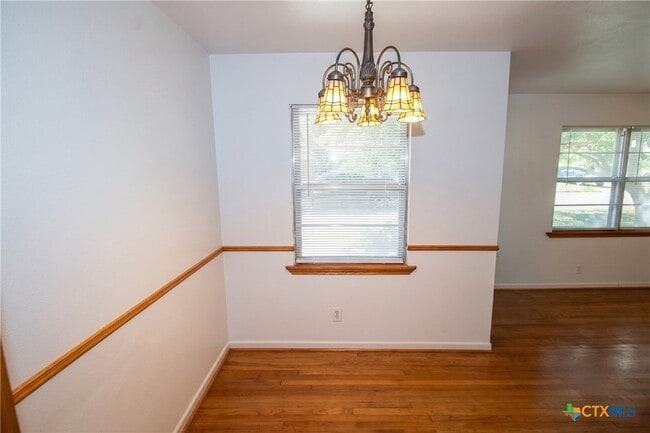 Photo - 606 S 3rd St
