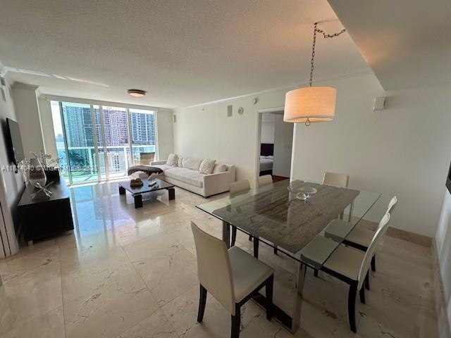 Photo - 31 SE 5th St Unidad 1908 Rental
