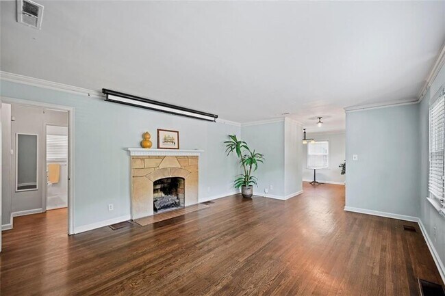 Photo - 2654 Elsinore St