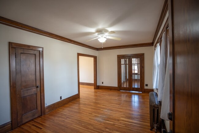 Photo - 707 W 44th St Unit 1