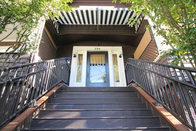 Photo - 2314 SW Vista Ave Unit C