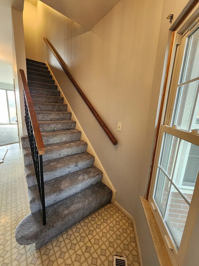 Photo - 1510 Golfview Ct