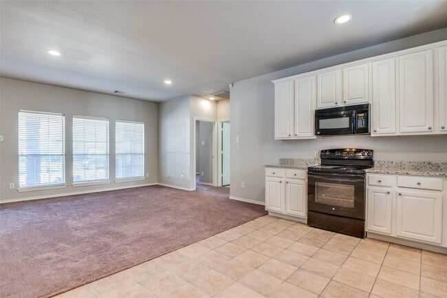 Photo - 8690-8690 Holly St