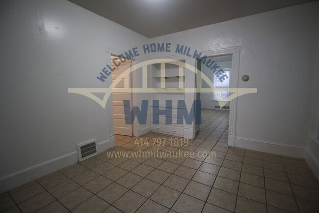 Photo - 1140 N 50th Pl