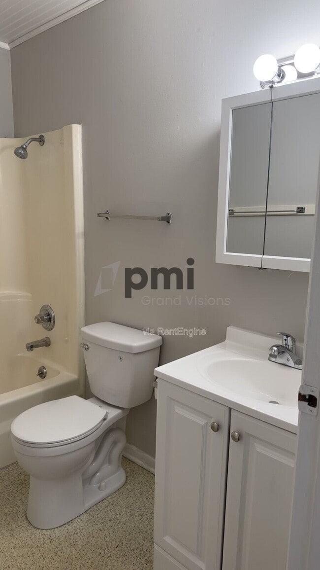 Photo - 24 W Buchanan Ave Unit 18