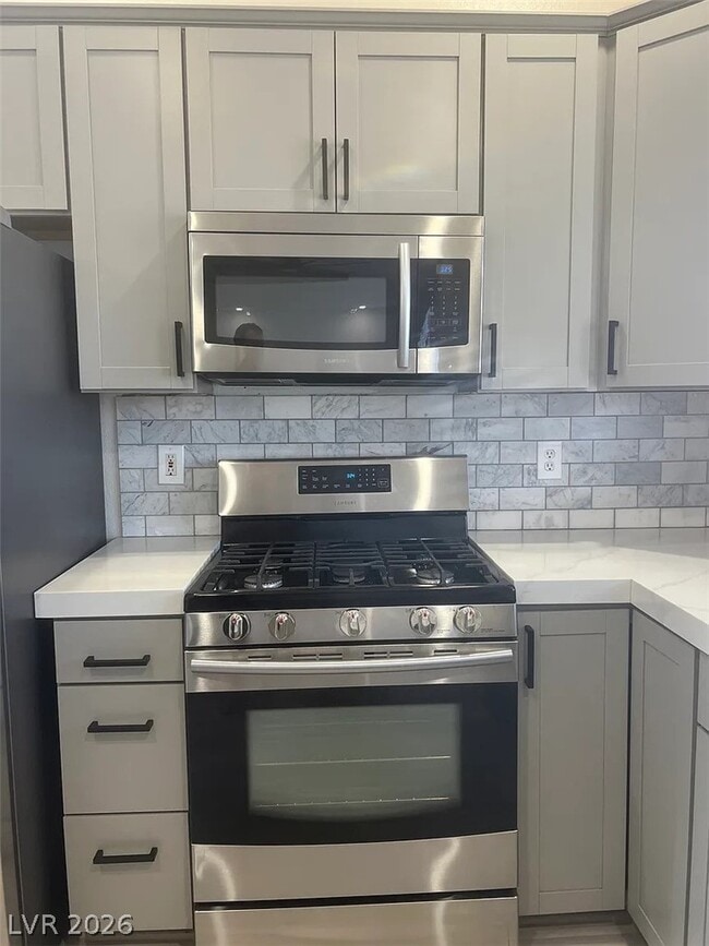 Photo - 198 Crown Imperial St