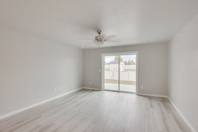 Building Photo - At Last, This Is What You’ve Been Searching For.