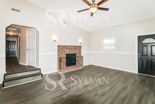 Photo - Immaculately kept 4 bedroom, 2 bathroom home