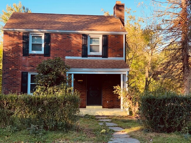 Photo - 1015 Willow Dr
