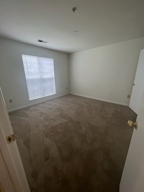 Photo - 33 Hamiltons Harbor Dr