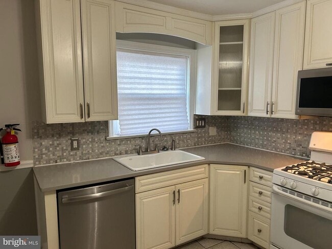 Photo - 1624 Browning Rd