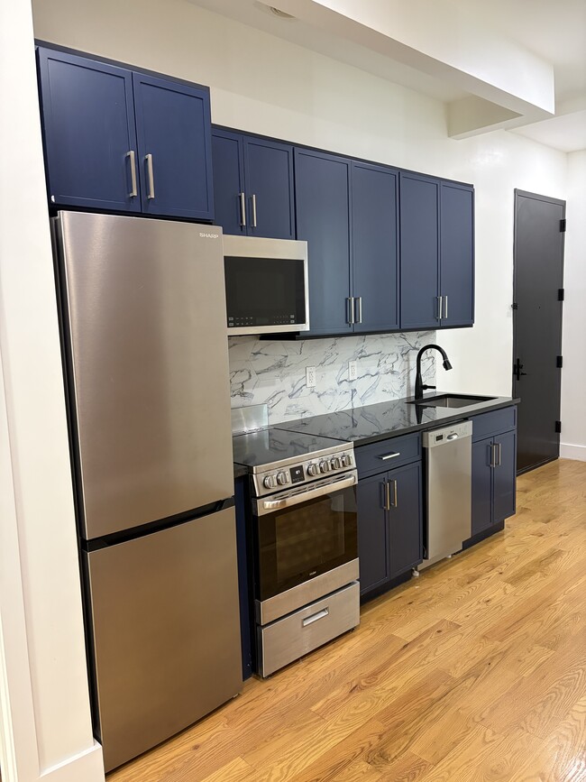 215 S 4th St