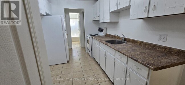 Photo - 303 Frontenac Ave Unit 4