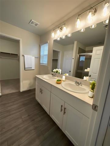 Photo - 320 Glenwick Ln