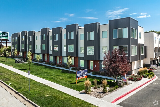 Primario - Aero Luxury Townhomes