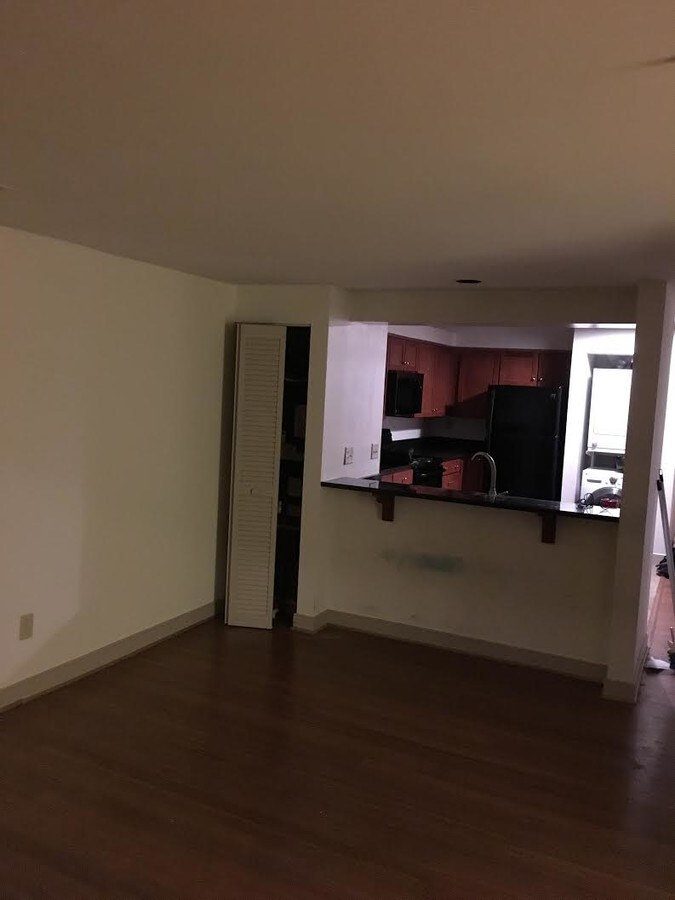 Photo - 1901 E Franklin St Apartment