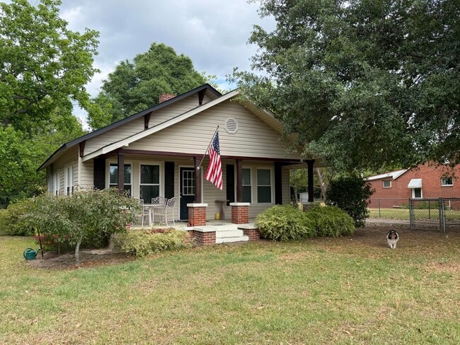 Building Photo - 532 Middleton Dr