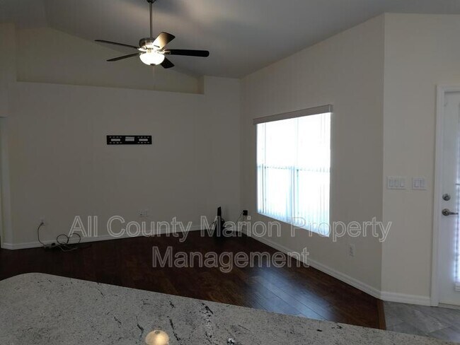 Photo - 4704 SW 143rd Loop