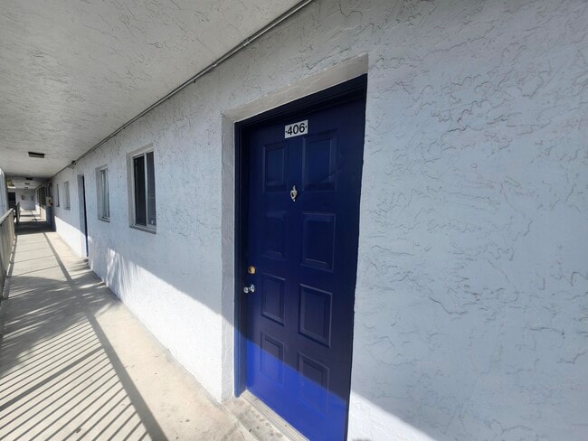 Photo - 8750 N Sherman Cir Unit 406