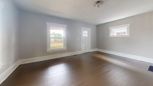 Photo - 1021 Rex Ave NE