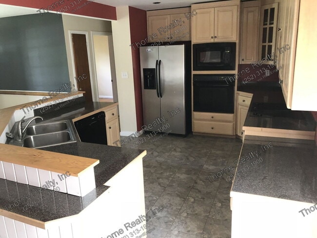 Photo - 1711 Woodlawn Dr