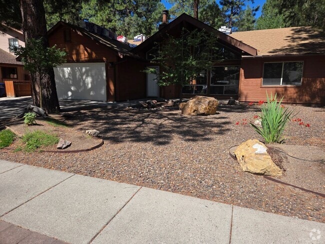 Building Photo - Move-In Ready! Bright & Airy 3-Bedroom Hom... Rental