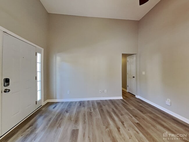 Photo - 374 Chesapeake Way