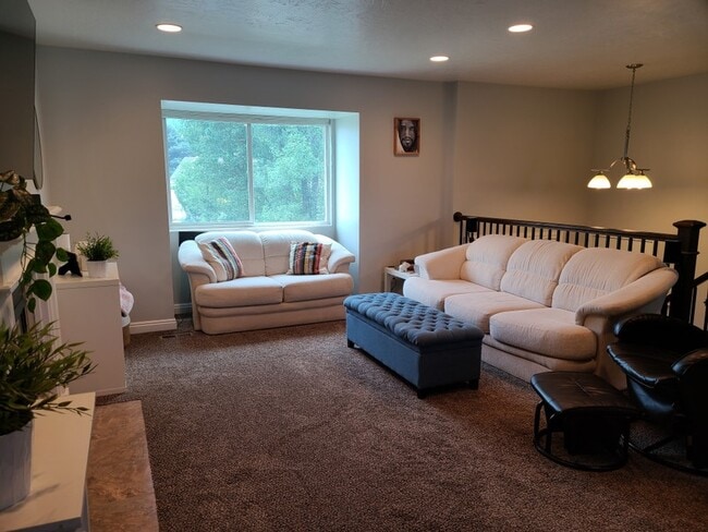 Photo - 937 N 900 W
