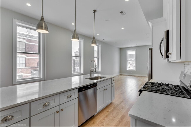 Building Photo - 1800 S Throop St Unit 2C Rental