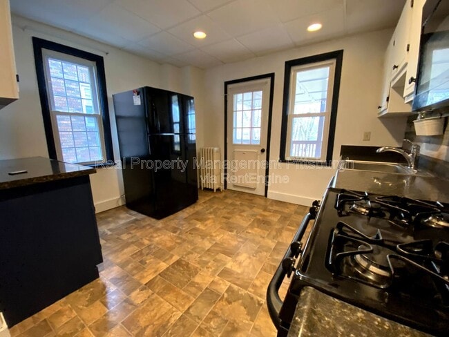 Photo - 1808 Pioneer Ave