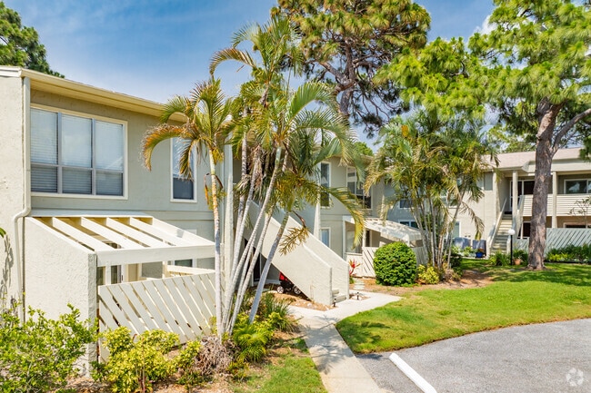 1-700 Windrush Bay Dr Tarpon Springs, Florida - Windrush Bay Condominiums