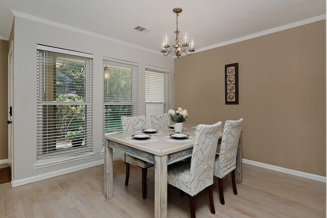Photo - 99 N Deerfoot Cir