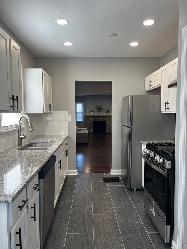 Photo - 1430 S Champion Ave