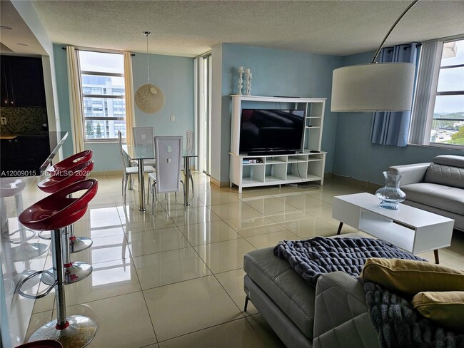 Building Photo - 1301 NW Miami Gardens Dr Unit 726W