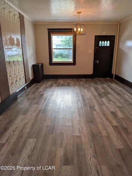 Photo - 203 Lyndwood Ave