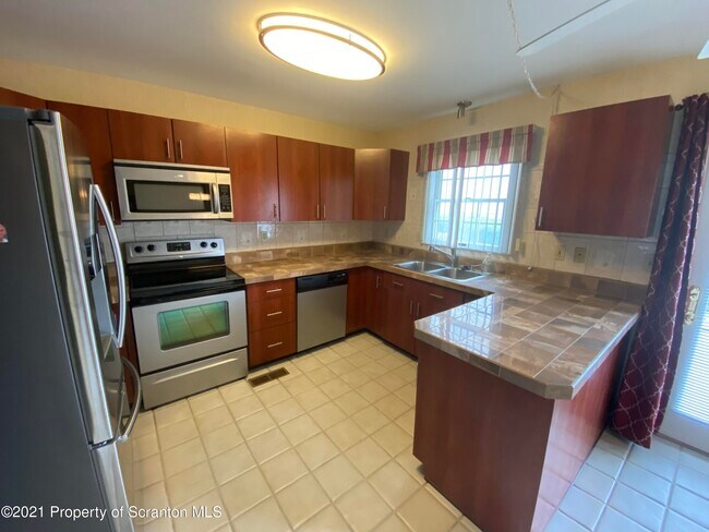 Photo - 32 Briarwood Way