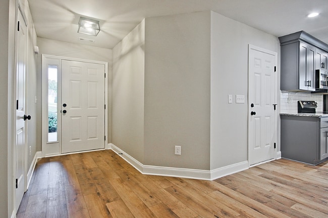 Photo - 620 Walnut Woods Dr