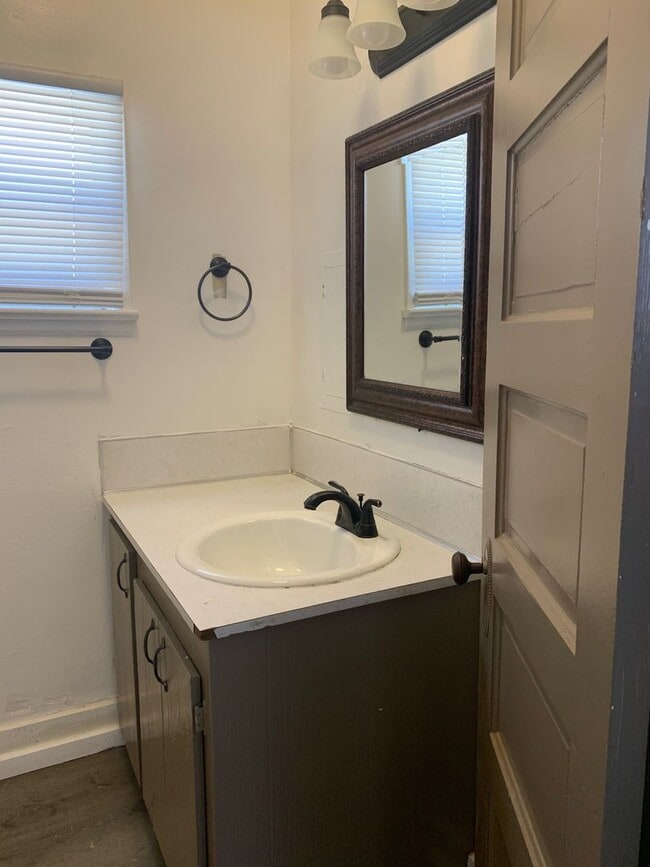 Photo - 1 bedroom 1 bath house located in Kellogg, Idaho.