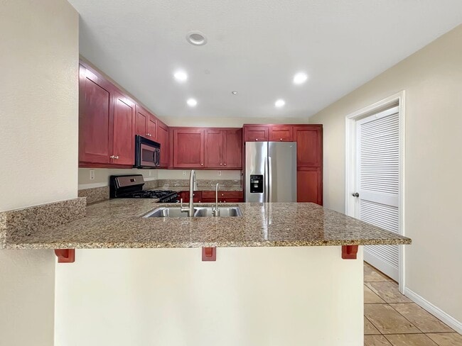 Photo - SD: Bright 2BD/2.5BA Townhome in Point Loma with Fireplace, Private Balcony & Tandem Garage