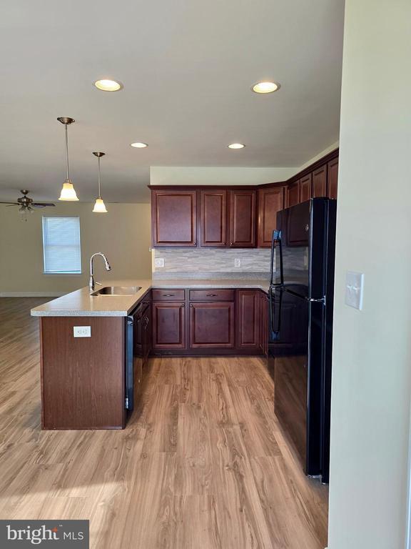 Building Photo - 23613 Linkside Dr