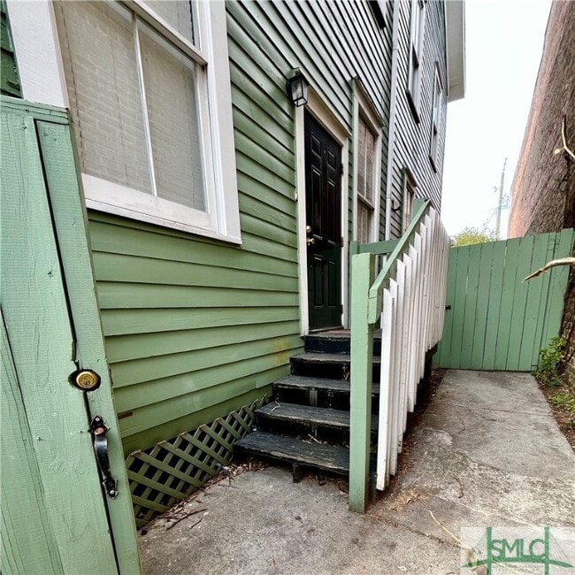 Building Photo - 214 Houston St Rental