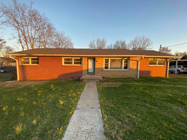 Photo - 104 Stewart Dr