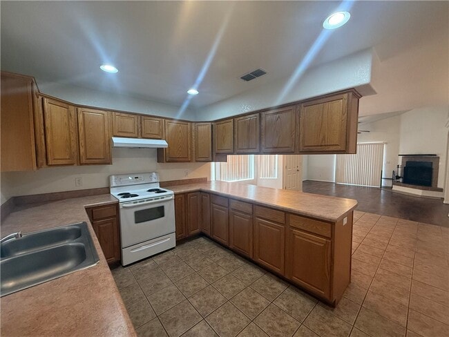 Photo - 2855 N Central St