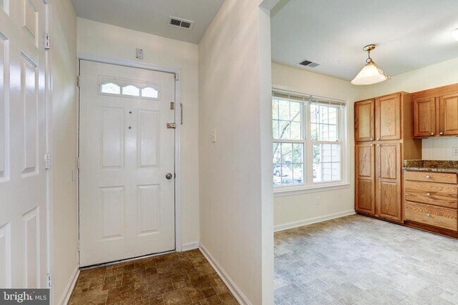 Photo - 121 Bent Twig Ln Townhome