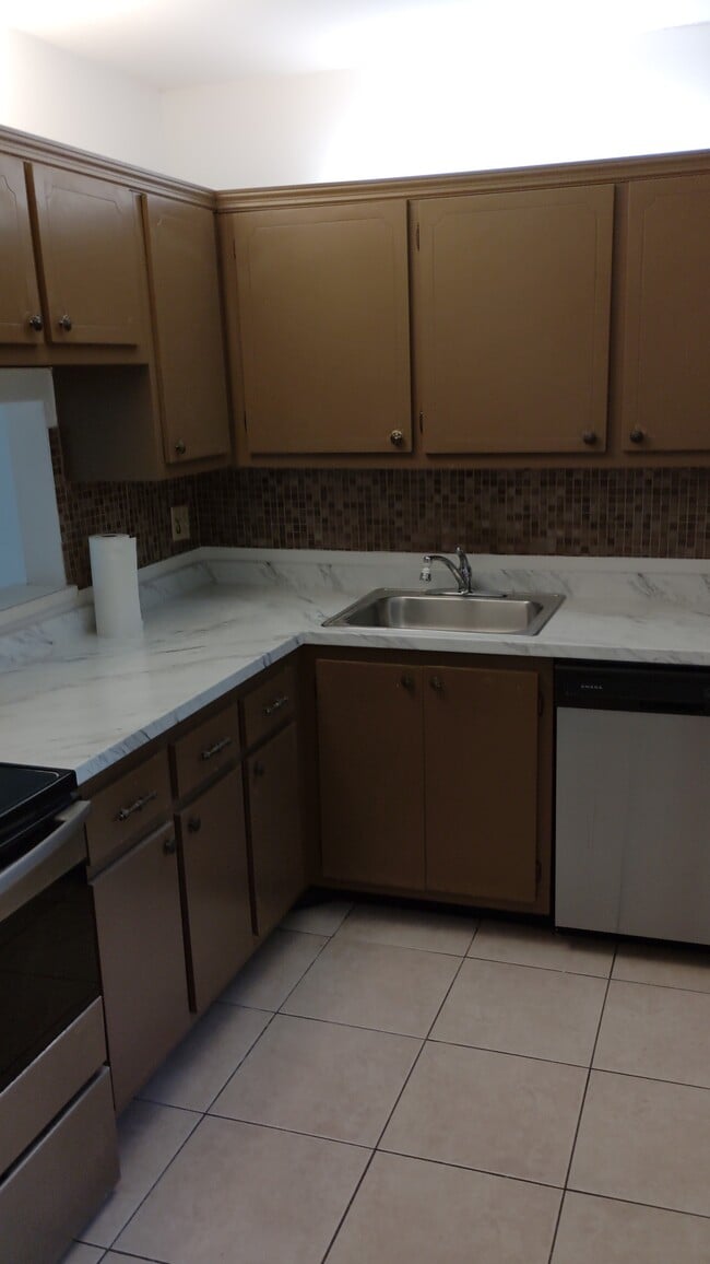 Building Photo - 2800 Fiore Way Unit 108