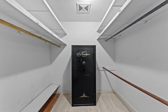 Photo - 221 Magnolia Ln