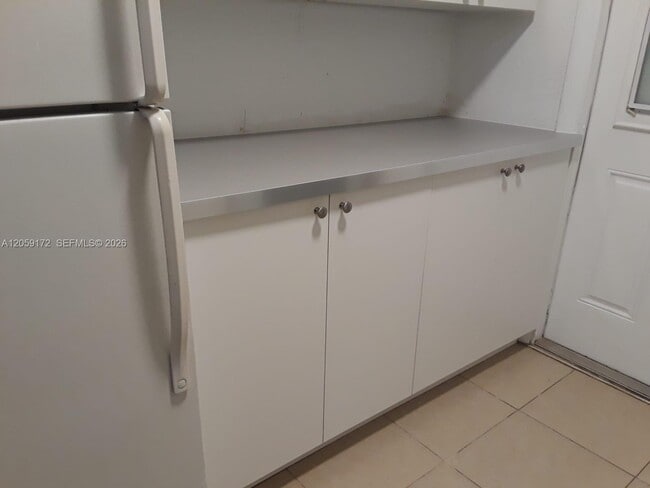 Photo - 5647 Hayes St Unidad A