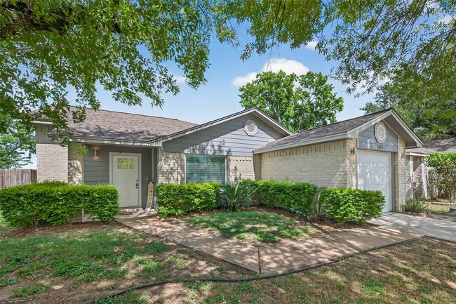 Photo - 10106 Shadow Pine Dr