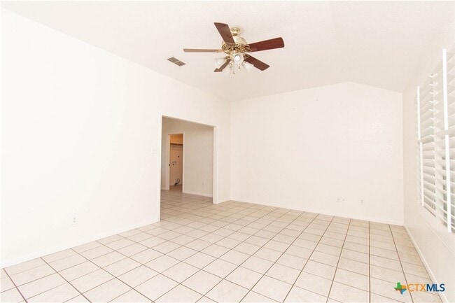 Photo - 11 Basswood Ct