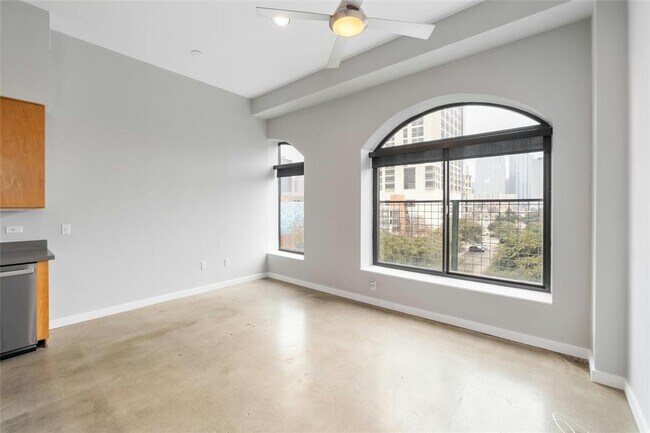 Photo - 507 Sabine St Unit 403